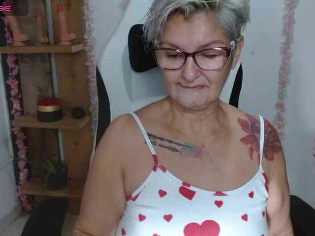 bety-cum3 Live Webcam on BongaCams