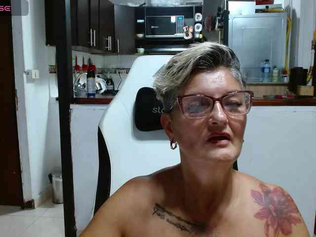 bety-cum3