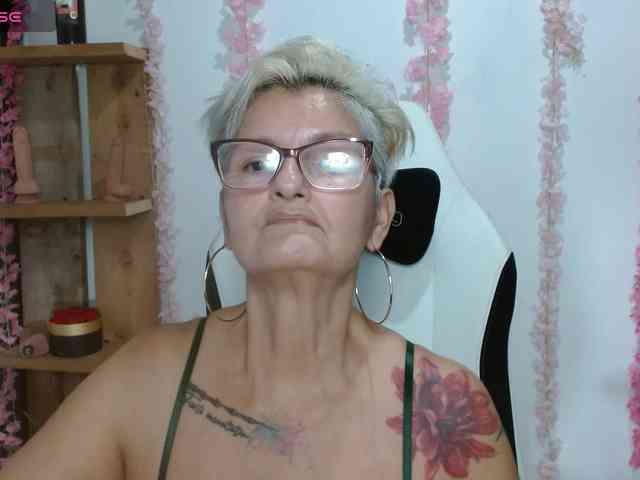 bety-cum3