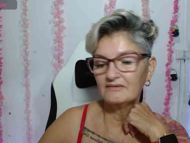 bety-cum3
