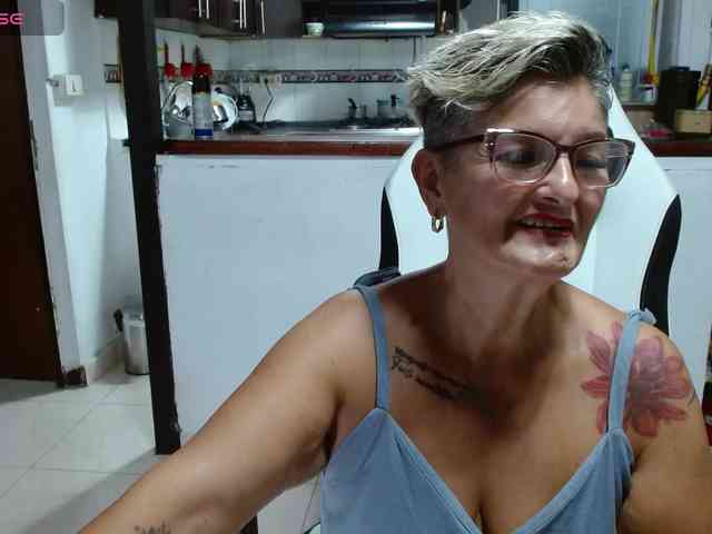 bety-cum3