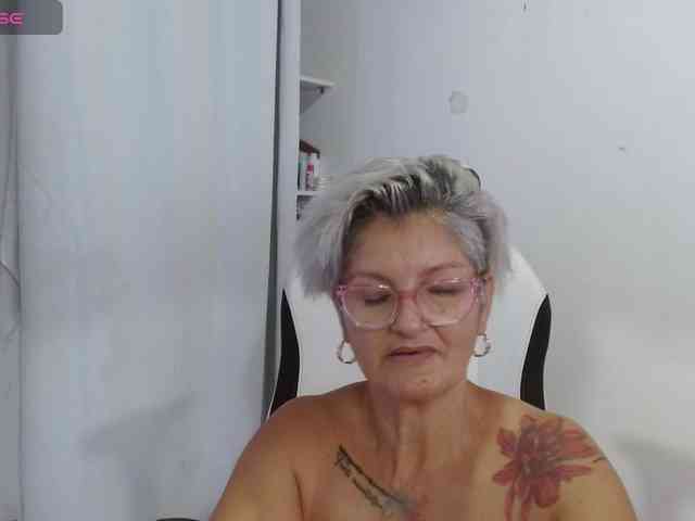 bety-cum3 Live Webcam on BongaCams