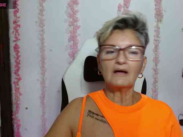 bety-cum3