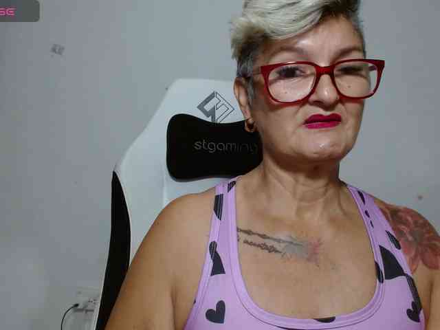 bety-cum3