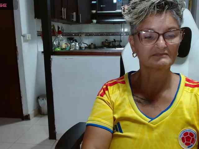 bety-cum3