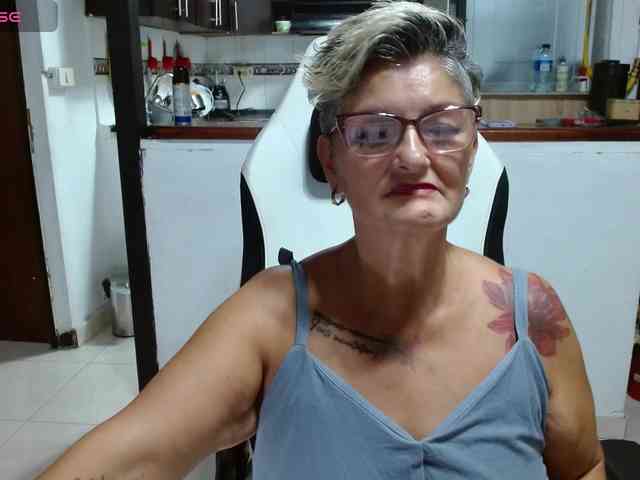 bety-cum3