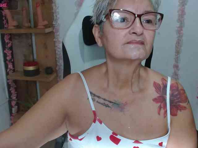 bety-cum3 Live Webcam on BongaCams