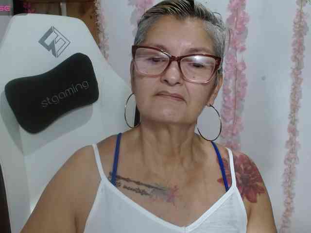 bety-cum3