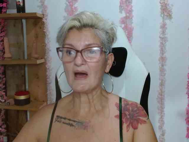 bety-cum3