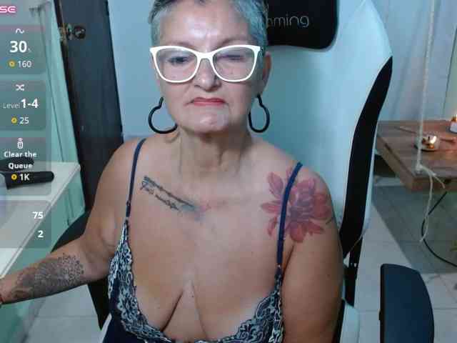 bety-cum3