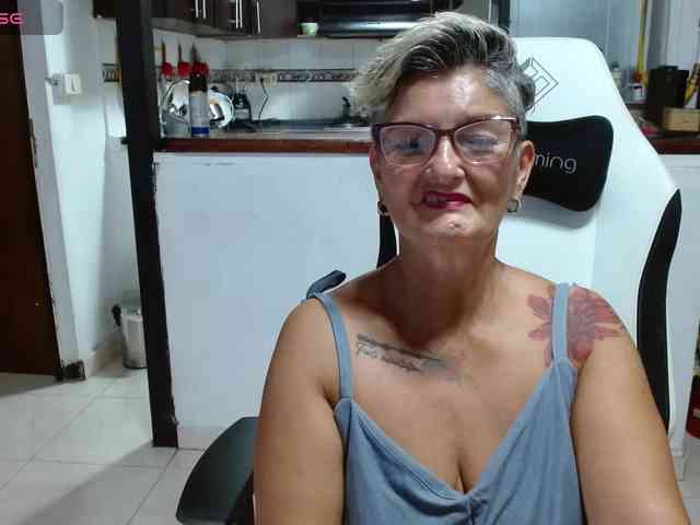 bety-cum3