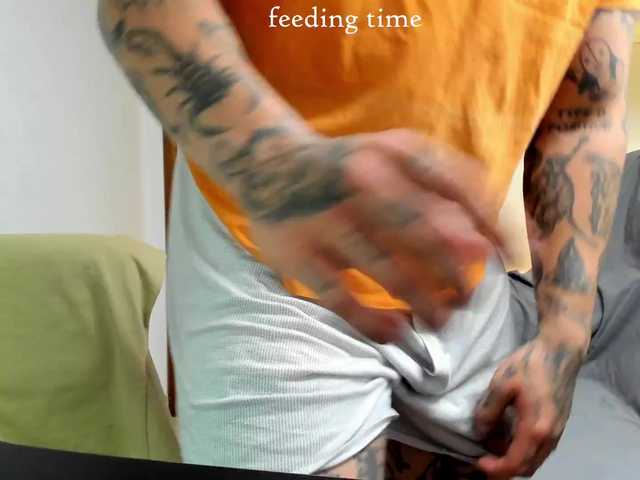Layneinchains live webcam show