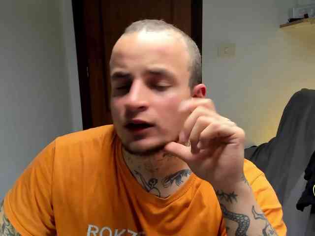 Layneinchains Layneinchains