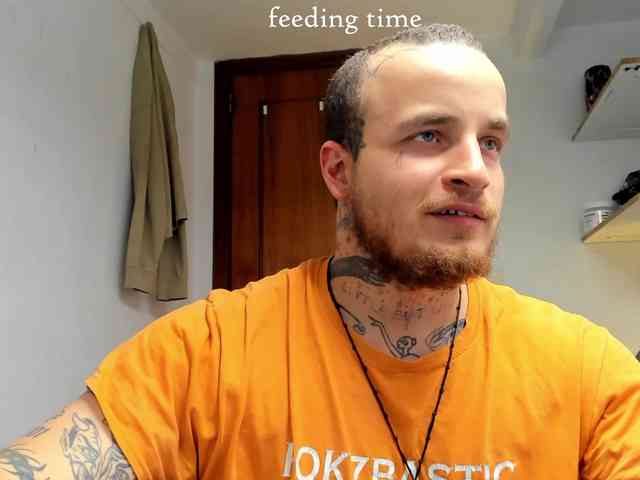 Layneinchains Layneinchains