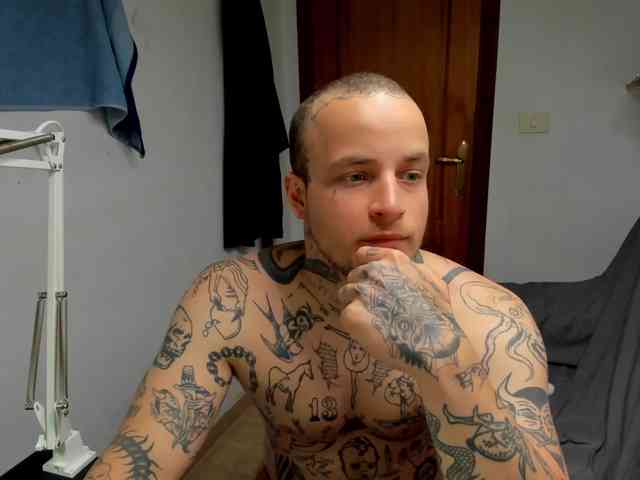 Layneinchains Layneinchains