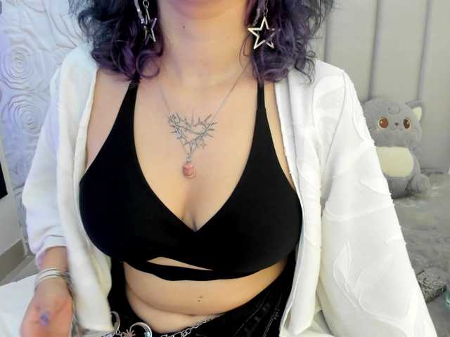 AlexaFoxy18 live cam preview