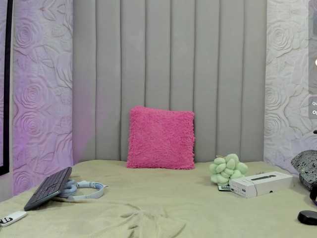 AlexaFoxy18 live cam on BongaCams