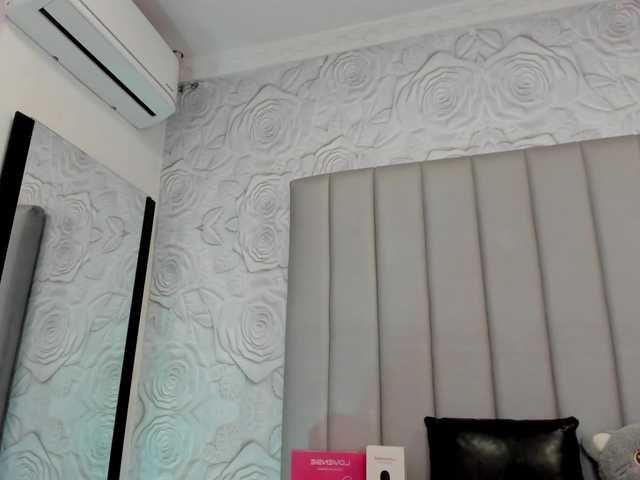 AlexaFoxy18 live cam on BongaCams