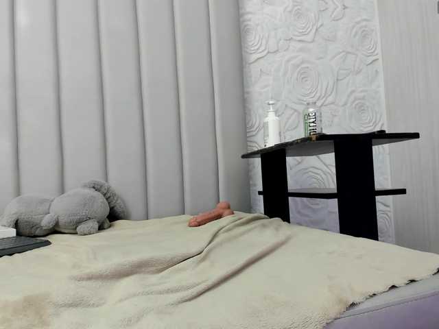 AlexaFoxy18 live cam on BongaCams