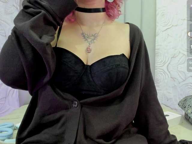 AlexaFoxy18 live cam on BongaCams