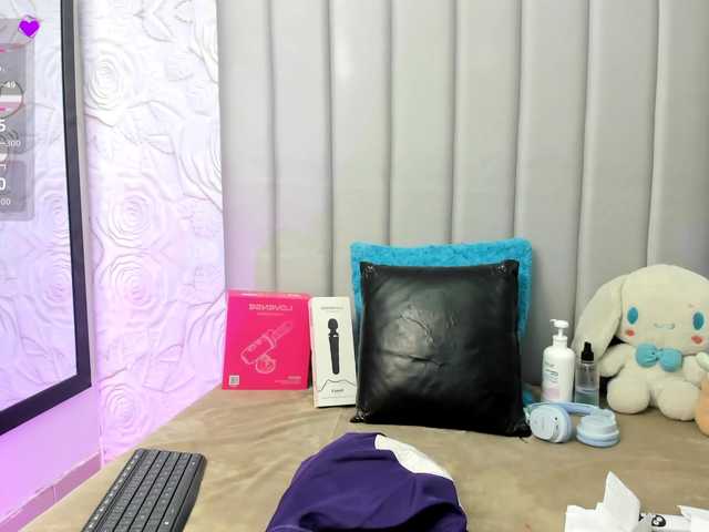 AlexaFoxy18 live cam on BongaCams
