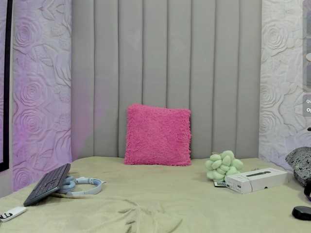AlexaFoxy18 live cam on BongaCams