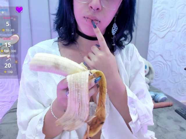 AlexaFoxy18 live cam on BongaCams