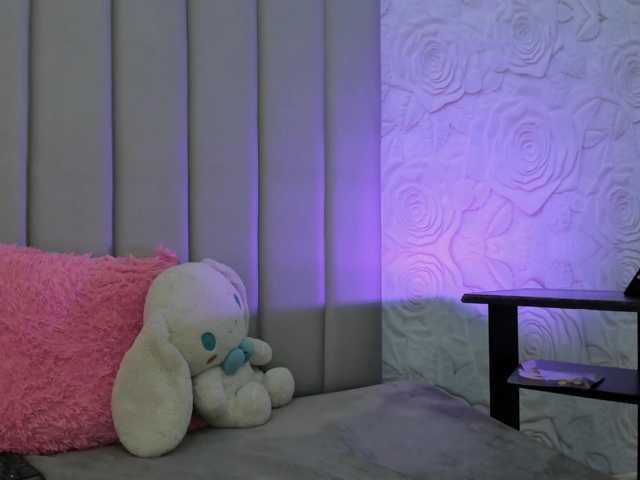 AlexaFoxy18 live cam on BongaCams