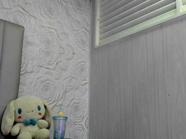 AlexaFoxy18 live cam on BongaCams