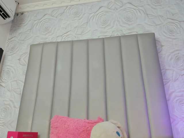 AlexaFoxy18 live cam on BongaCams