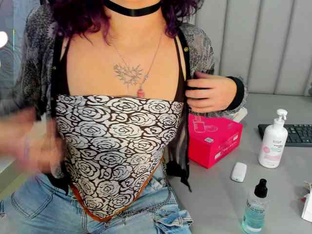 AlexaFoxy18