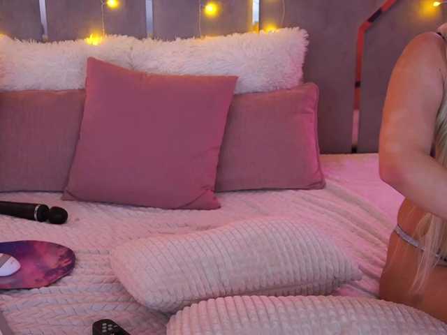 GraceHotDavies's BongaCams show and profile