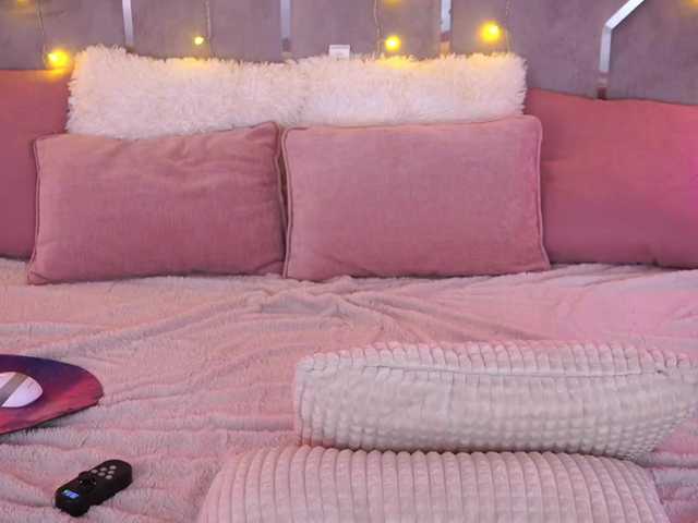 GraceHotDavies's BongaCams show and profile