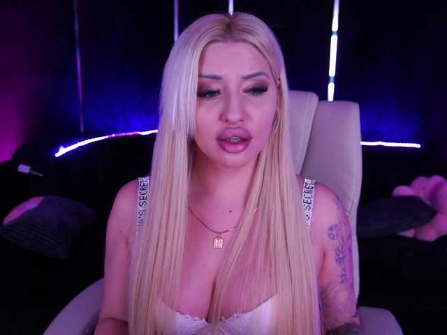 стрип от GraceHotDavies