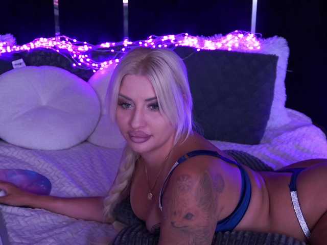 GraceHotDavies live cam on BongaCams