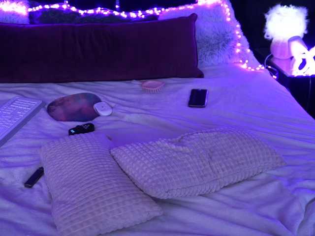 GraceHotDavies, live now on BongaCams