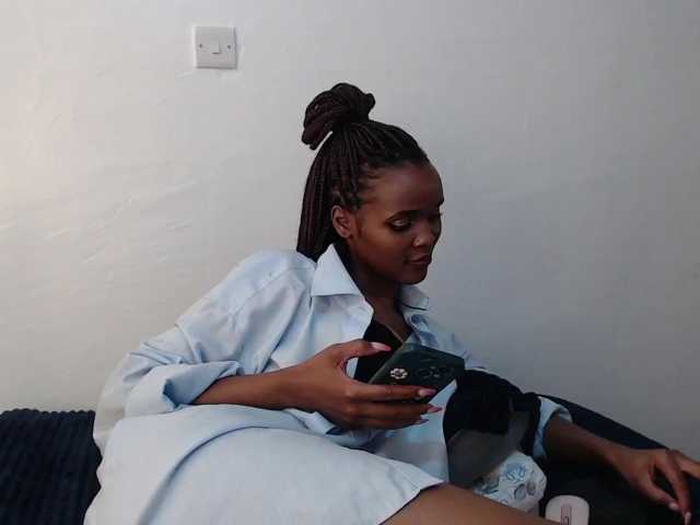 exlovergal, en directo ahora en BongaCams