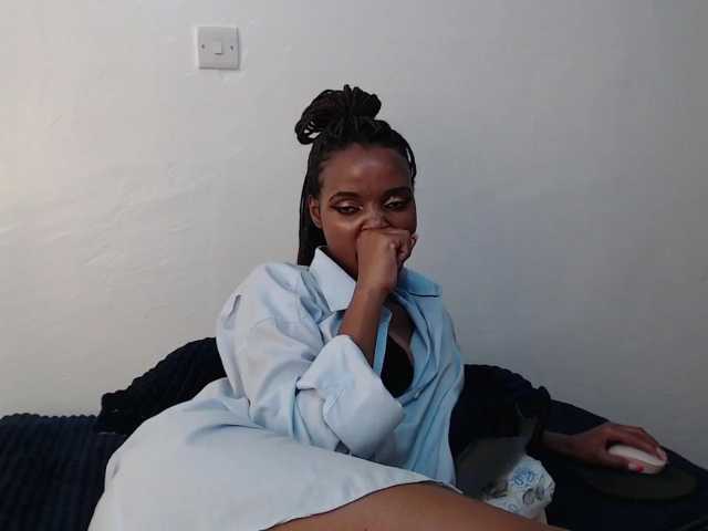 exlovergal, en directo ahora en BongaCams