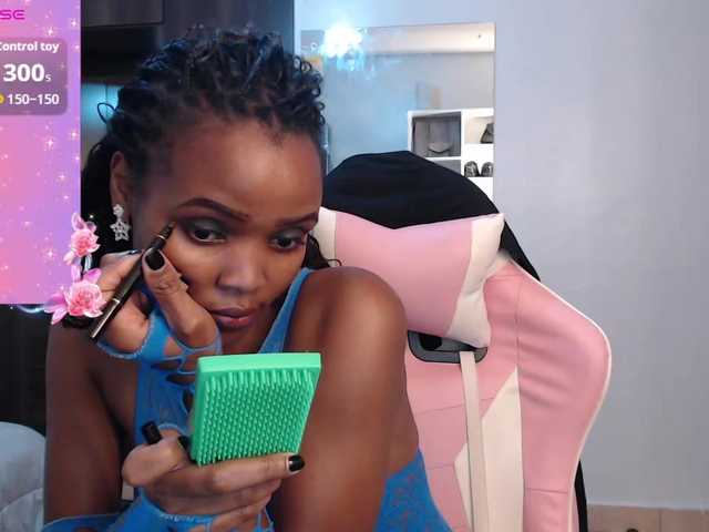 le modèle exlovergal est en webcam porno dans un show sur le site bongacams, il possède les tags suivants: Ebony,Brunette,Shaved