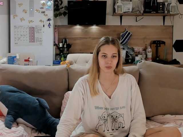 Girlalonehome live cam on BongaCams