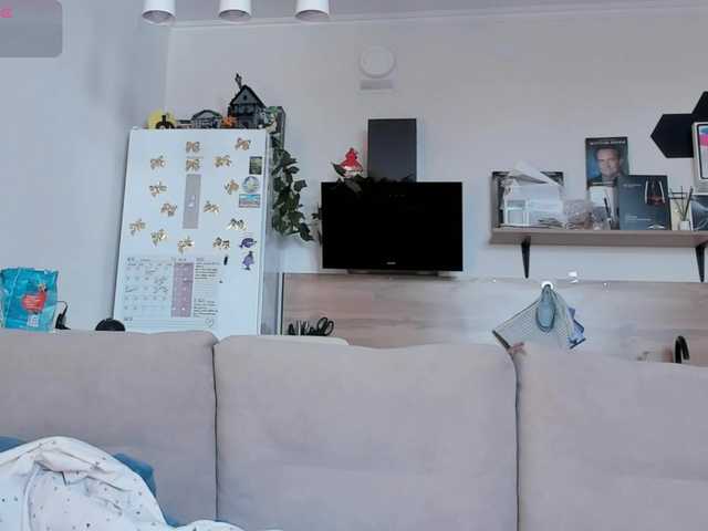 Girlalonehome live cam on BongaCams
