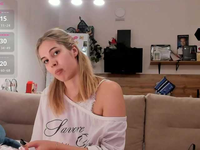 Girlalonehome live cam on BongaCams
