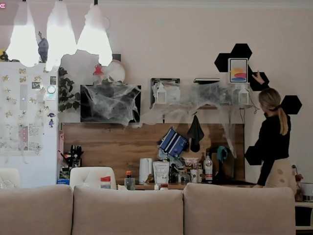 Girlalonehome