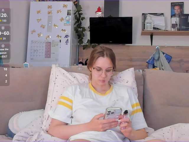 Girlalonehome's BongaCams show and profile