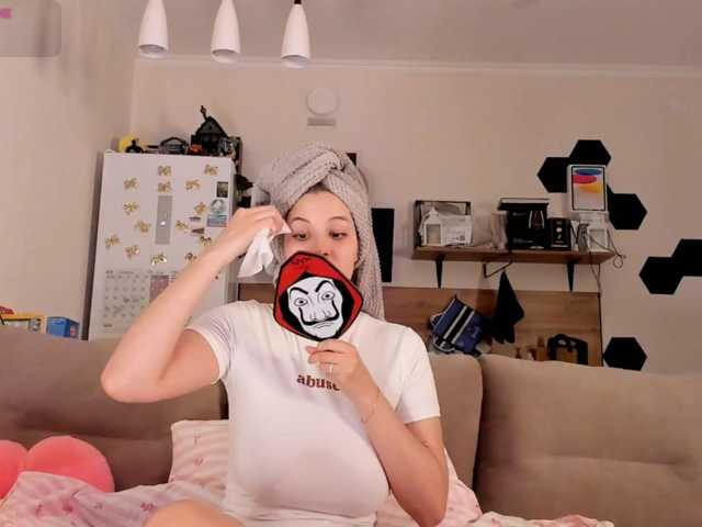 Girlalonehome live cam on BongaCams