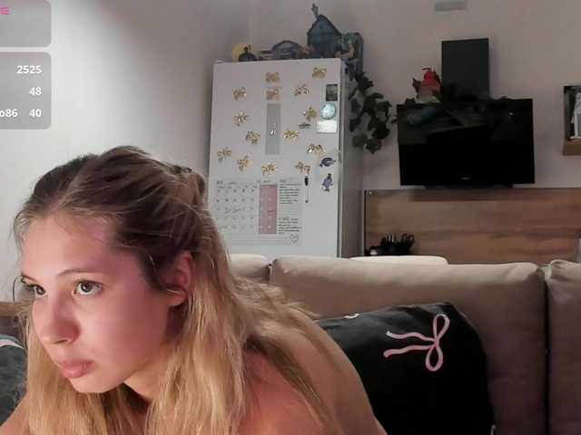 Girlalonehome live cam on BongaCams