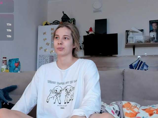 Girlalonehome live cam