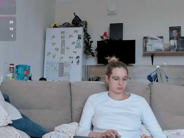 Girlalonehome live cam on BongaCams