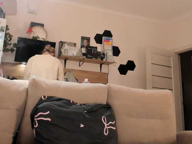 Girlalonehome