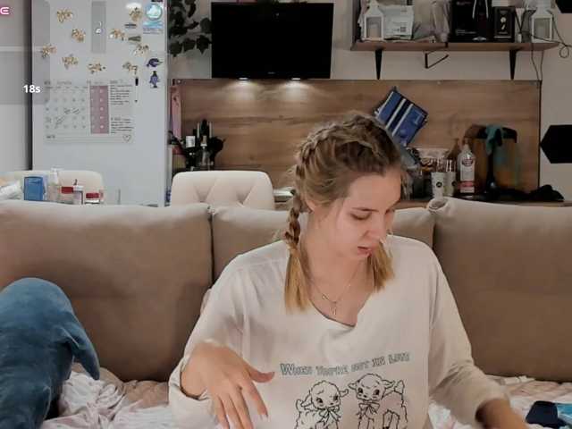 Girlalonehome live cam on BongaCams